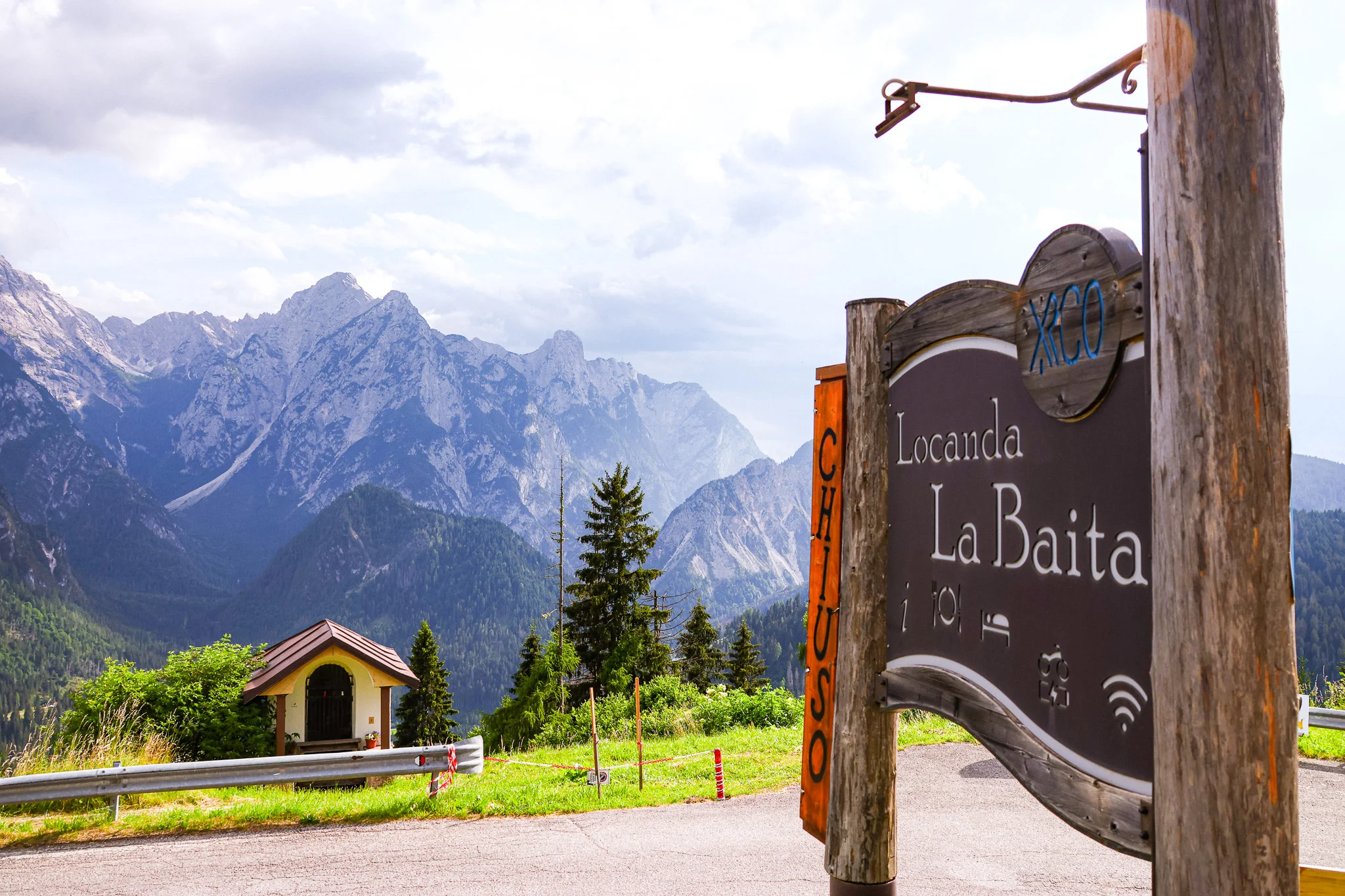 Esterni e vista della Locanda La Baita